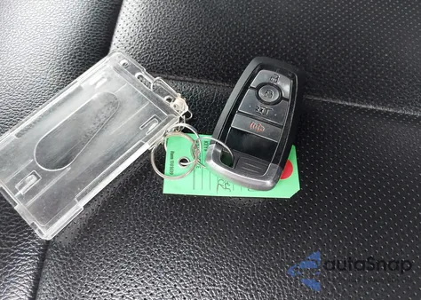 2021 Ford Expedition Xlt Max z USA, uszkodzony, nr VIN 1FMJK1JT1MEA85271